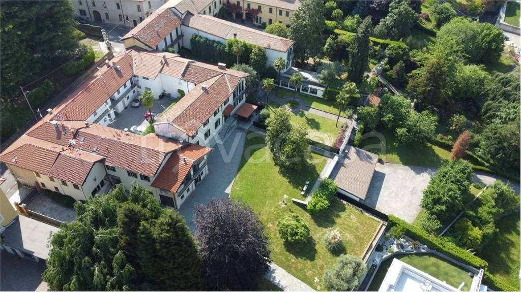 Villa in vendita ad Appiano Gentile viale Rimembranze , 3