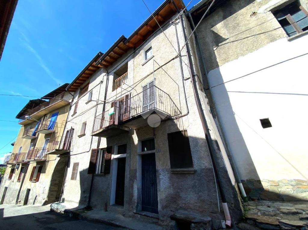 Casa Indipendente in vendita a Berbenno di Valtellina via Vecchia, 17