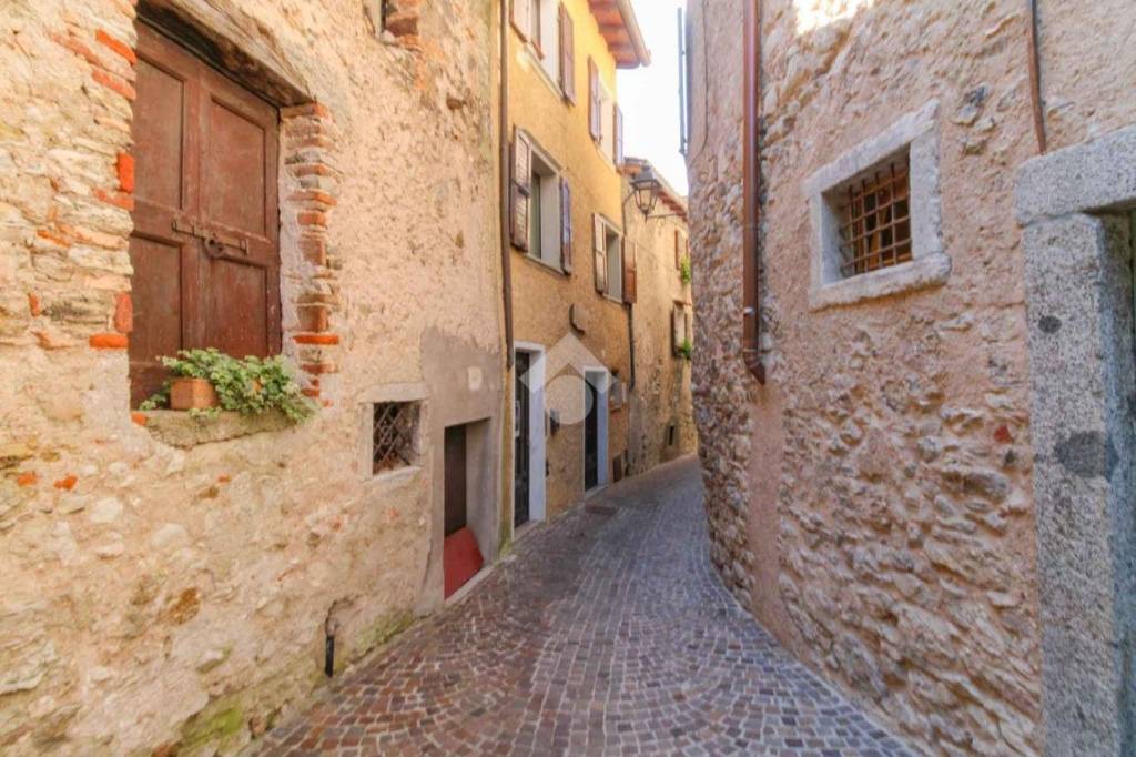 Casa Indipendente in vendita a Tremosine sul Garda via Scala Tonda