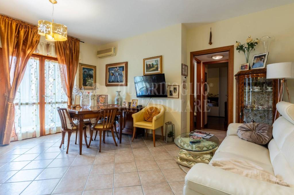 Appartamento in vendita a Roma via Costanzo Casana, 297
