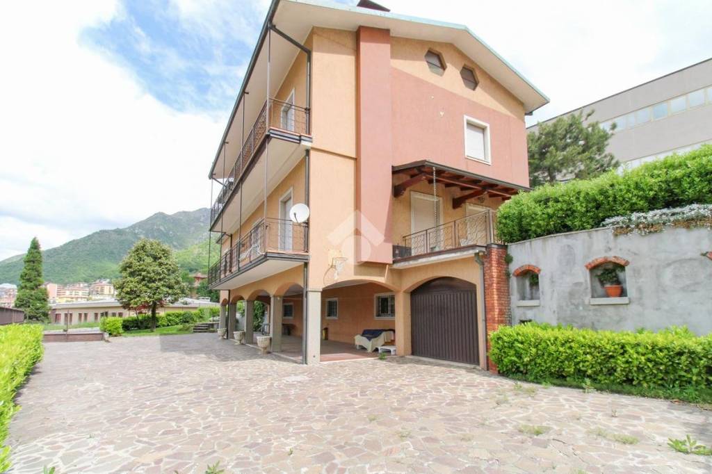 Villa in vendita a Lumezzane via a. Rosmini