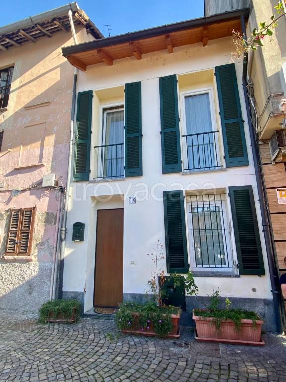 Casa Indipendente in vendita a Casorate Primo via San Protaso