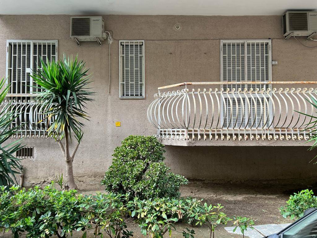 Appartamento in vendita a Napoli via parmenide