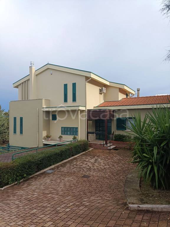 Villa in in vendita da privato a Casoli contrada Serra, 35