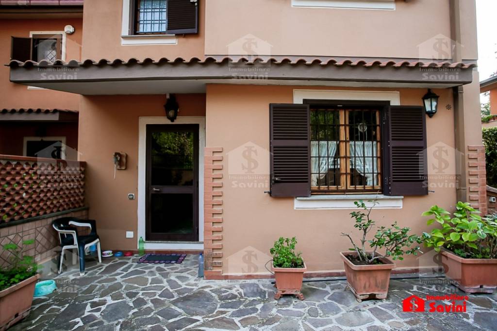 Villa Bifamiliare in vendita ad Ariccia via Prischi Latini, 27