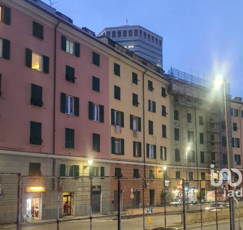 Appartamento in vendita a Genova via Milano