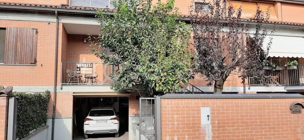 Villa a Schiera in in vendita da privato a Montechiarugolo via Sandro Pertini, 5