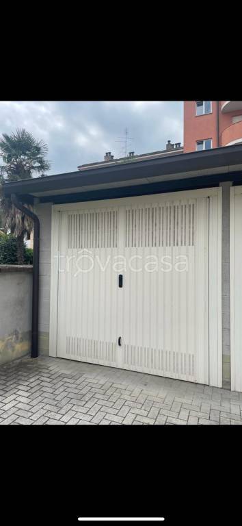 Garage in vendita a Novara via Francesco Sesalli, 3
