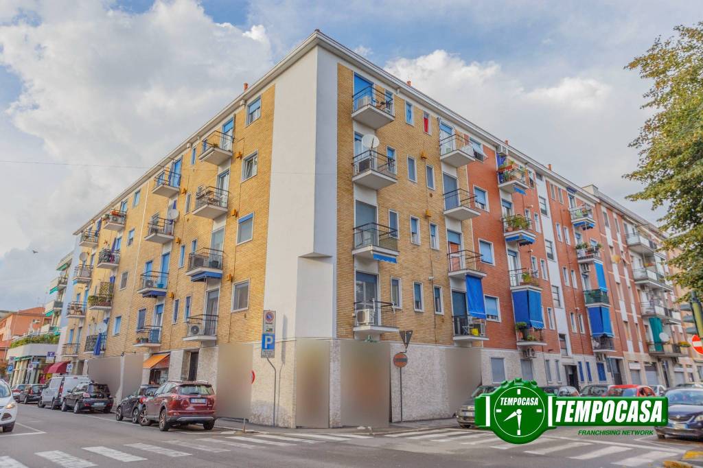 Appartamento in vendita a Cesano Boscone via Roma