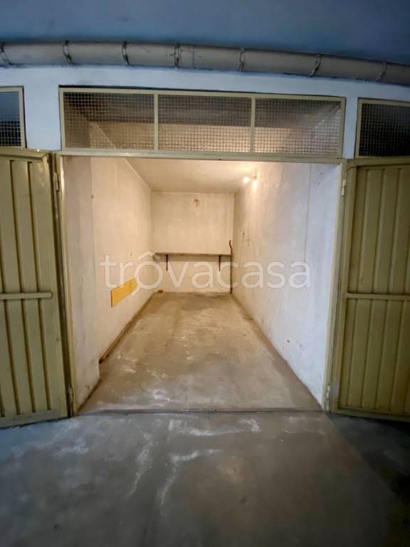 Garage in vendita ad Asti corso Alessandro Volta, 73