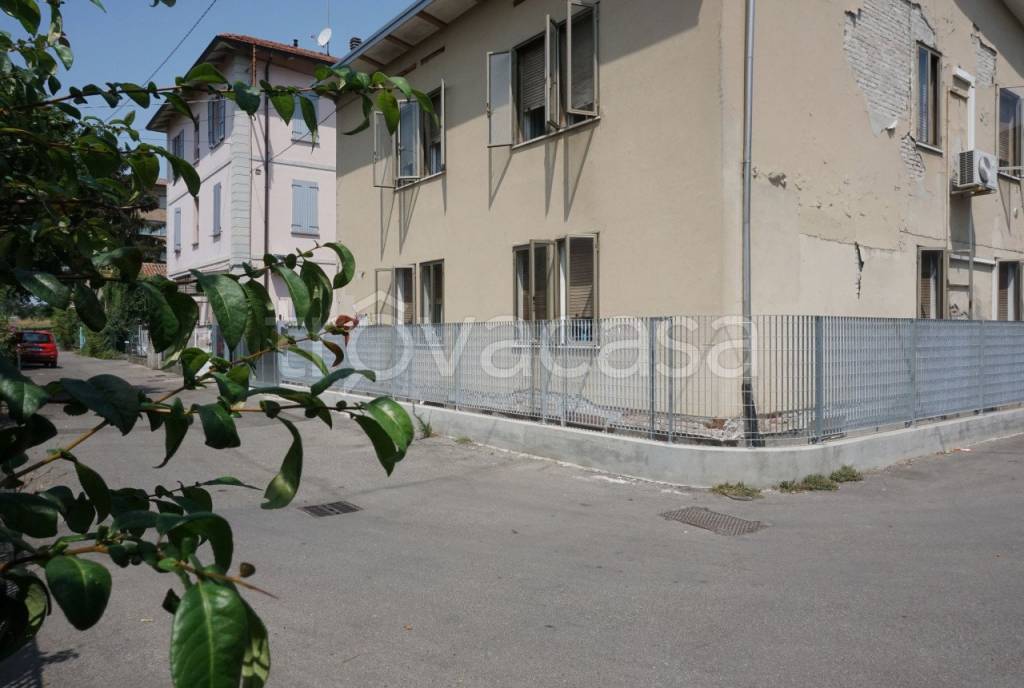 Appartamento in vendita a Parma via Aosta, 5