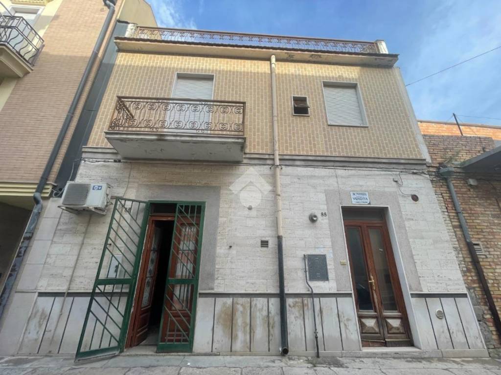 Casa Indipendente in vendita a San Severo via Aurelio Saffi, 86
