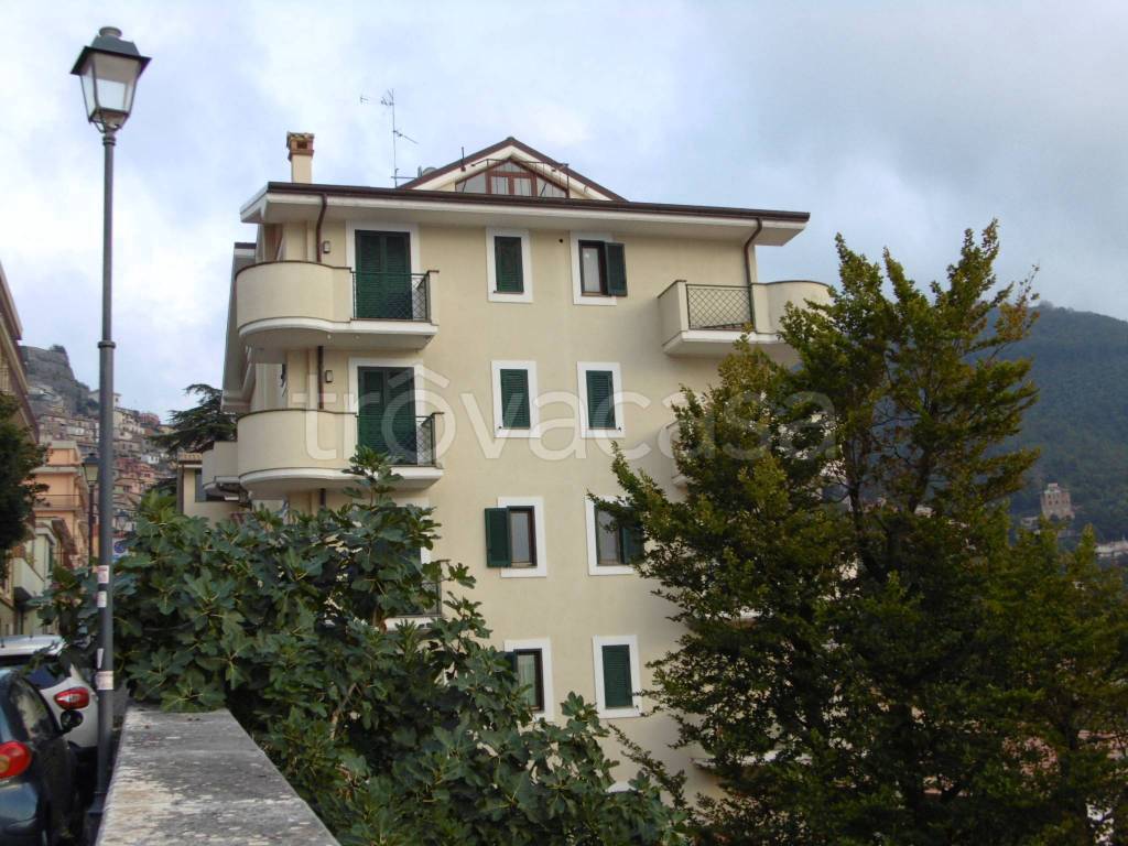 Appartamento in vendita a Rocca di Papa via Camillo Benso di Cavour, 35