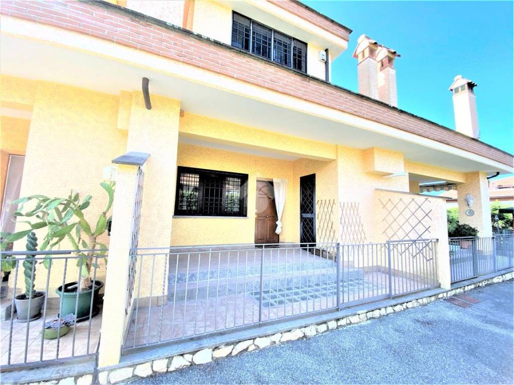 Villa Bifamiliare in vendita a Guidonia Montecelio via monte todi, 1