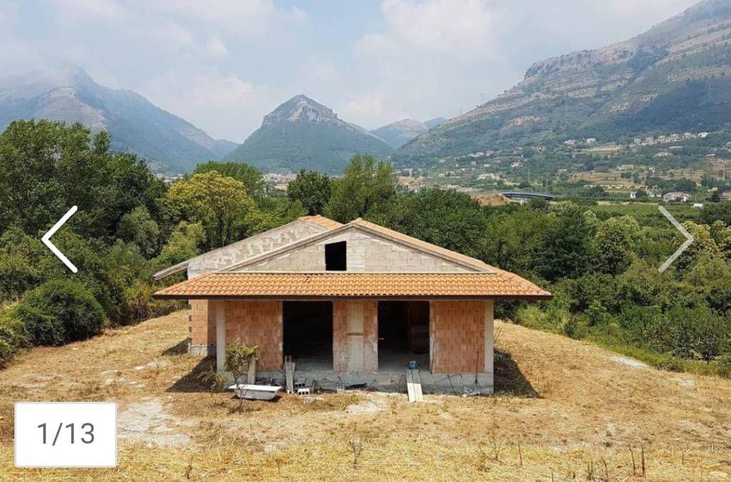 Villa in vendita a Salerno via Altimari