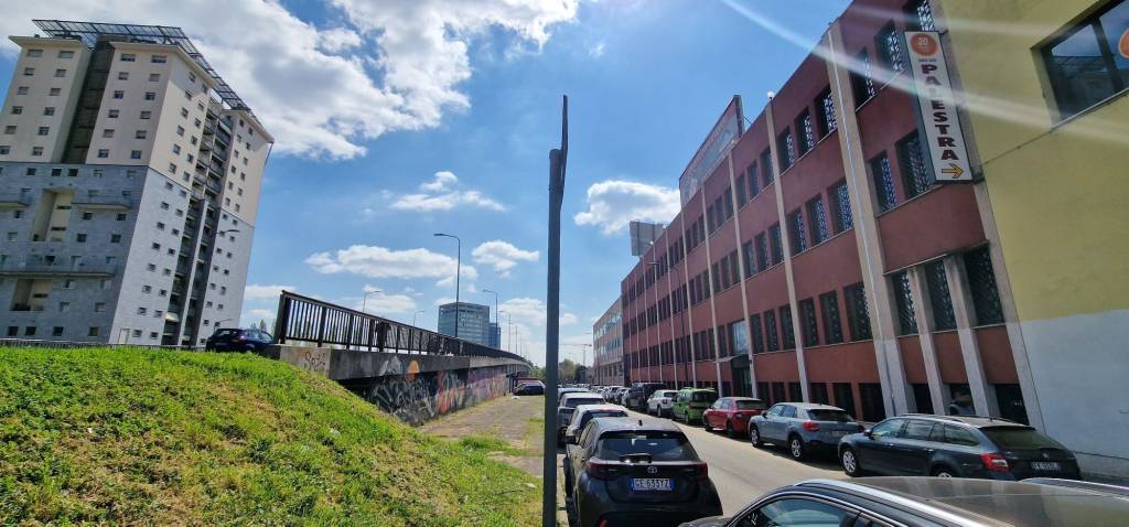 Ufficio in vendita a Milano via Lodovico Pogliaghi, 1