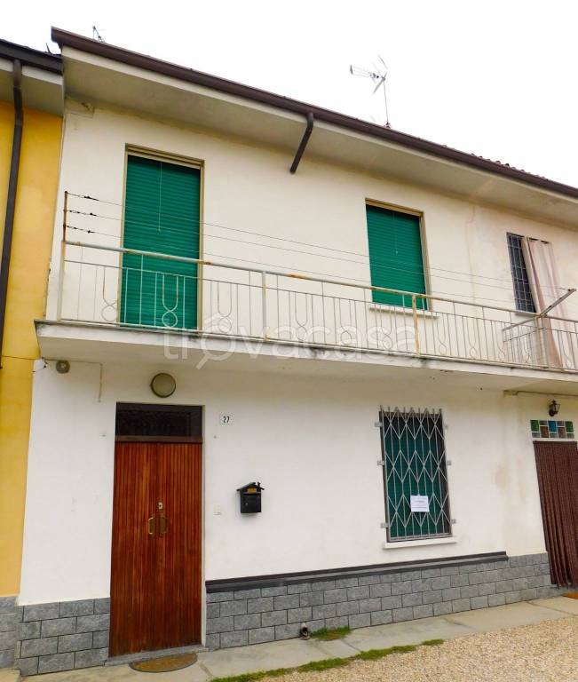 Casa Indipendente in vendita a Sannazzaro de' Burgondi vicolo Isola, 27