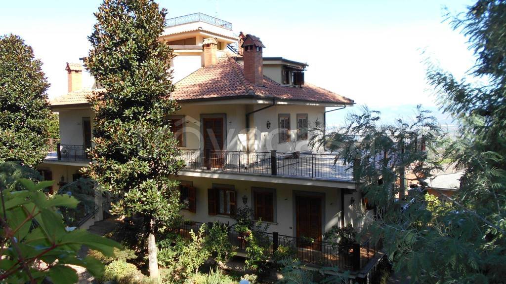 Attico in vendita a Monte Porzio Catone via del Bosco, 11