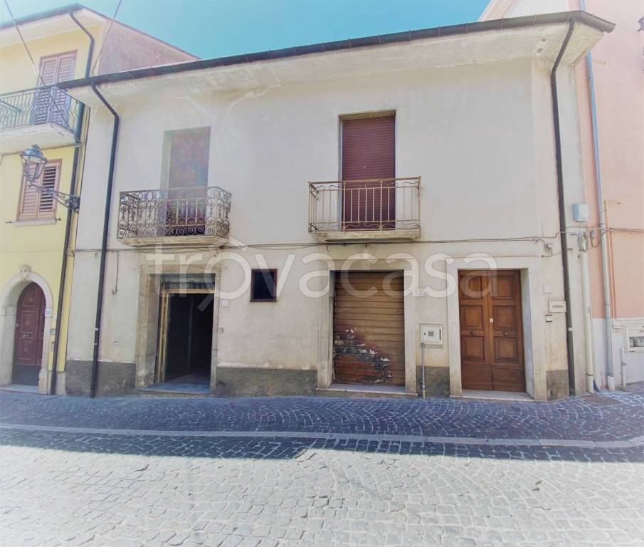 Villa a Schiera in vendita a Montella via Filippo Bonavitacola, 35