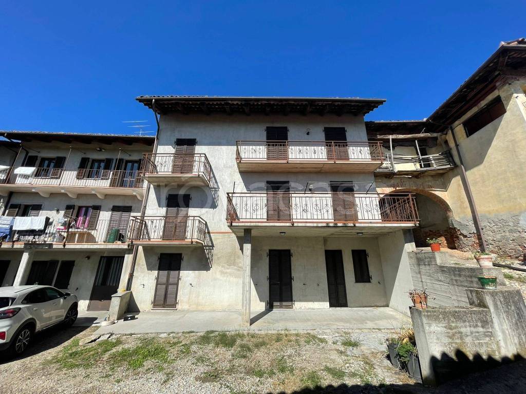 Casa Indipendente in vendita a Vezza d'Alba via 4 Novembre, 15