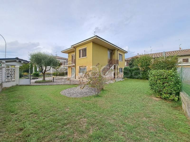 Villa in vendita a Cavenago d'Adda via Antonio Gramsci, 13