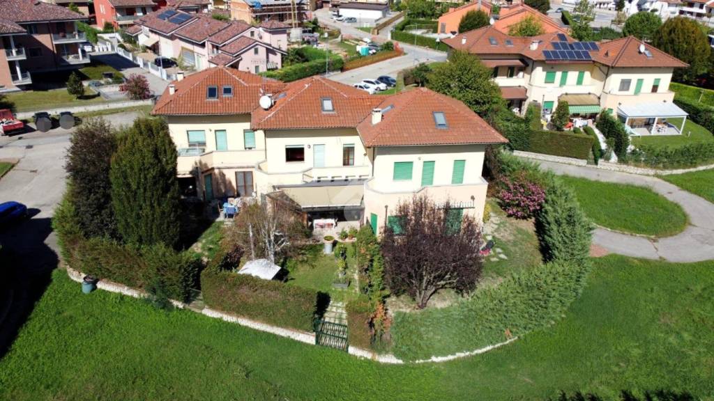 Villa a Schiera in vendita a Piobesi d'Alba via luigi einaudi, 16