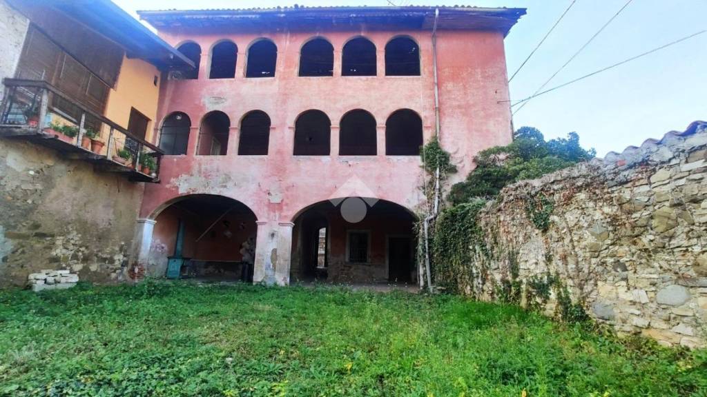 Casa Indipendente in vendita a Castelli Calepio via Frate Ambrogio, 20