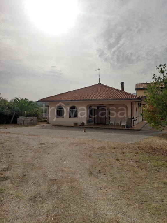 Villa in vendita a Roccadaspide via San Martino, 16