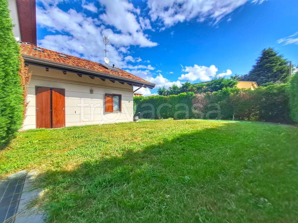 Villa a Schiera in vendita a Paderno d'Adda via Don Carlo Gnocchi