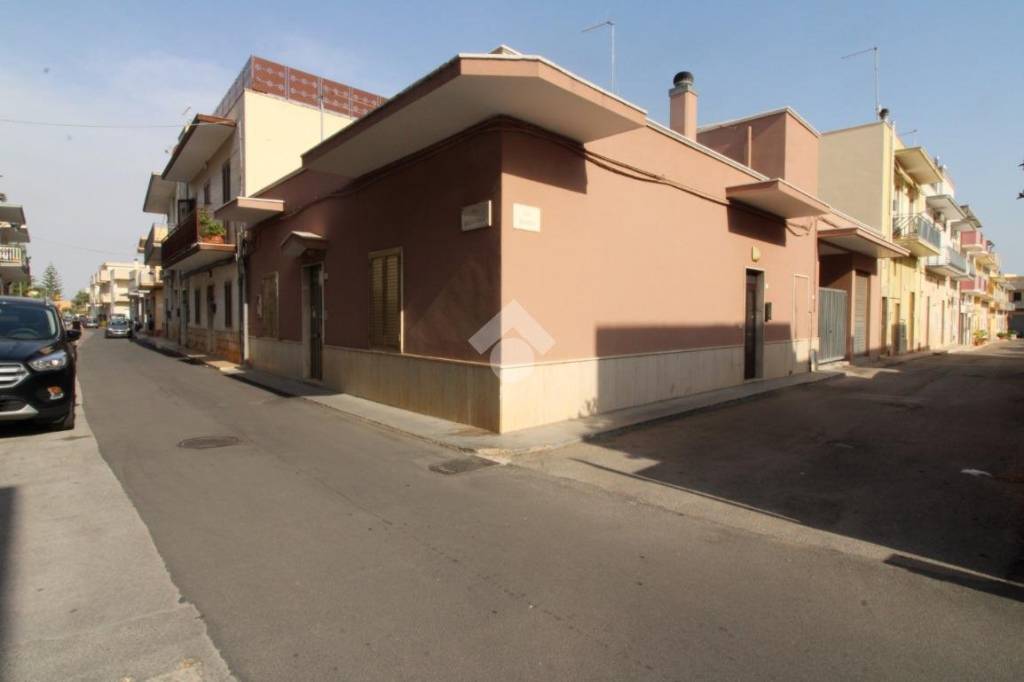 Casa Indipendente in vendita a Fasano via della Fiera