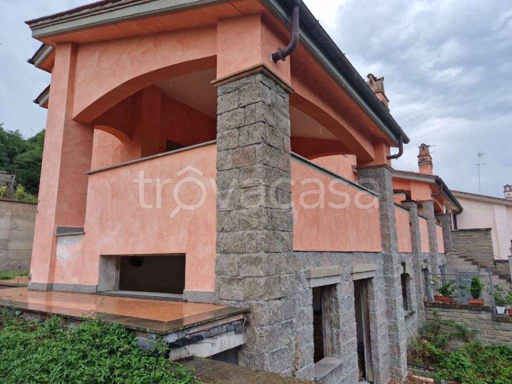 Villa Bifamiliare in vendita a Bracciano via del Lavatoio 2