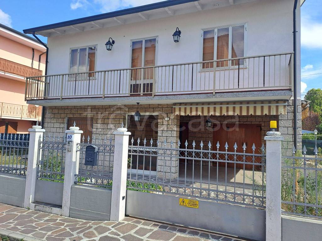 Villa a Schiera in in vendita da privato a Finale Emilia via Innocenzo Gigli, 10