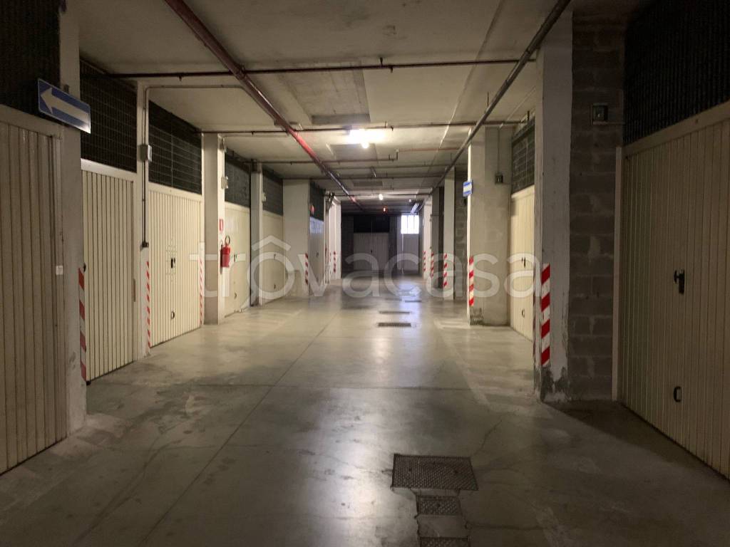 Garage in vendita a Firenze via Giacomo Carissimi, 48