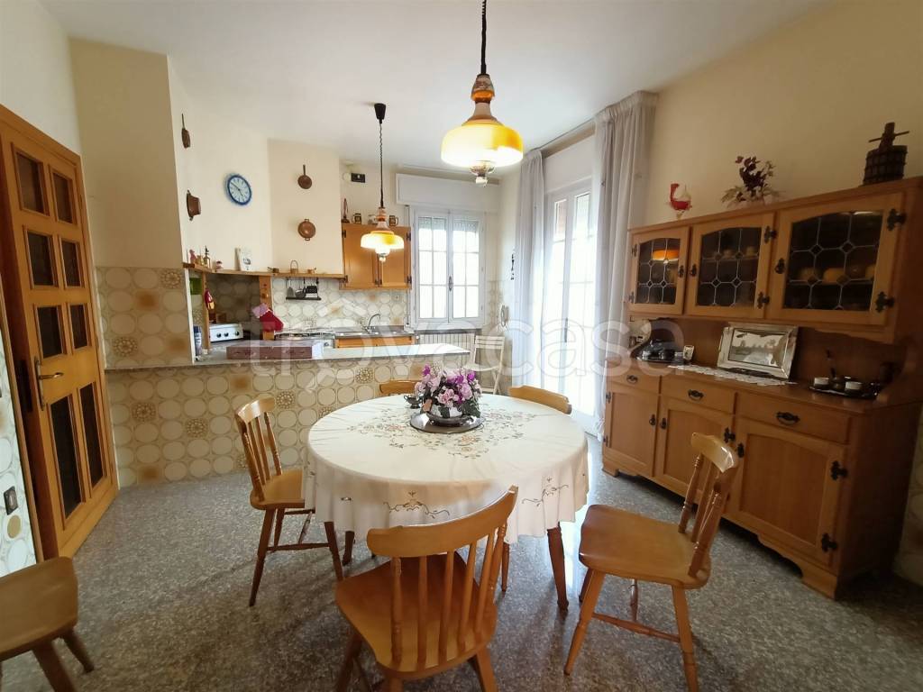 Villa in vendita ad Adria via Peschiera