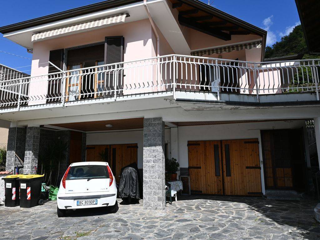 Villa in vendita a Omegna via Carcallo