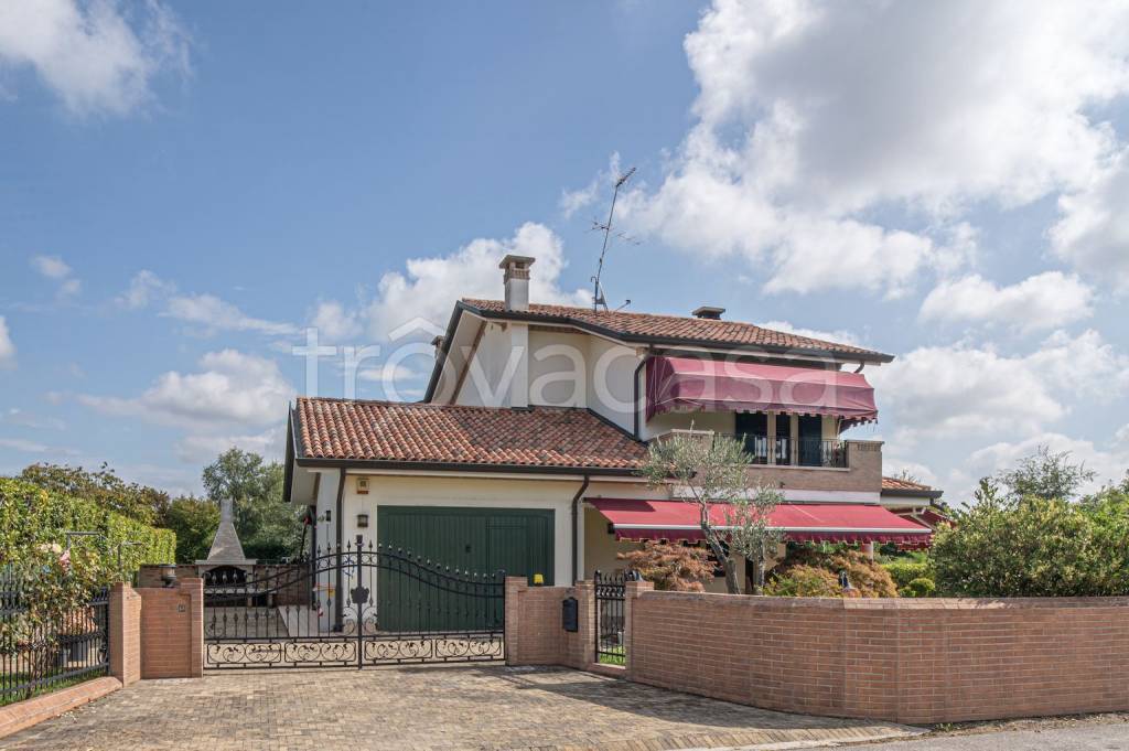 Villa Bifamiliare in vendita a Pravisdomini via Sant'Antonio, 17