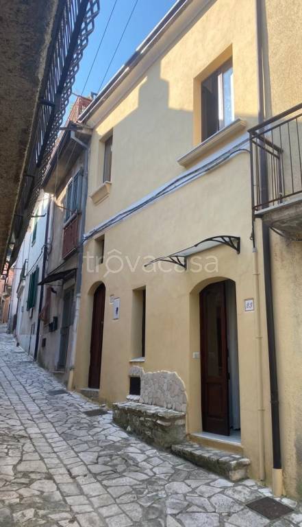 Casa Indipendente in vendita a San Martino Valle Caudina via Giuseppe Garibaldi