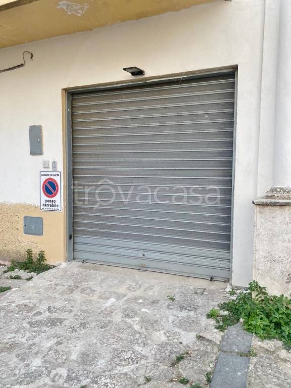 Garage in vendita a Gaeta piazza Generale Vincenzo Traniello, 28