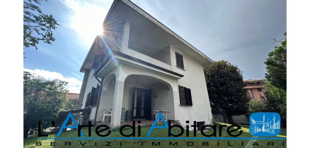 Villa in vendita a Parabiago viale Legnano, 56