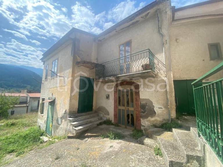 Villa in vendita a San Martino Valle Caudina via Casali Interni