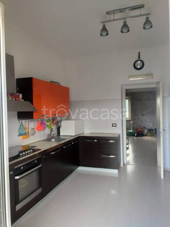 Appartamento in vendita a Guidonia Montecelio via Emilio Pallavicini, 19