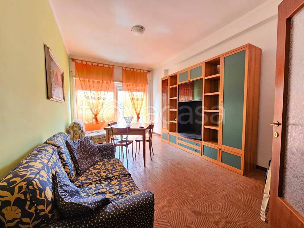 Appartamento in vendita ad Ardea via Fano