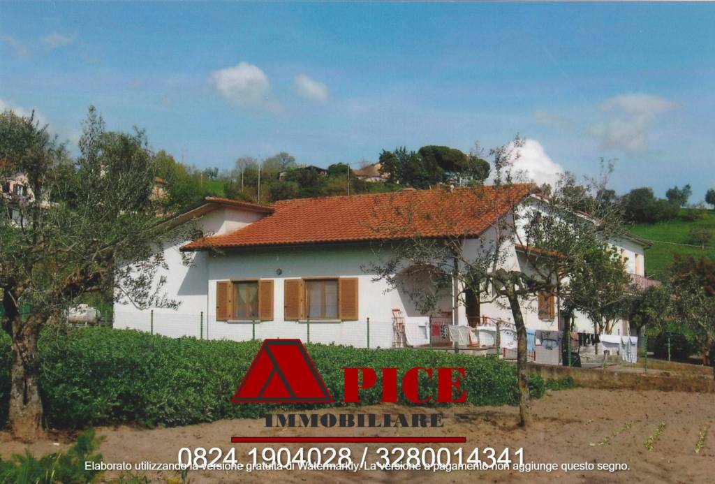 Villa in vendita ad Apice contrada Calvano