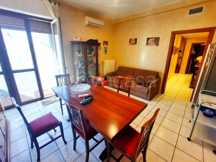 Appartamento in vendita a Samarate via Contardo Ferrini, 4
