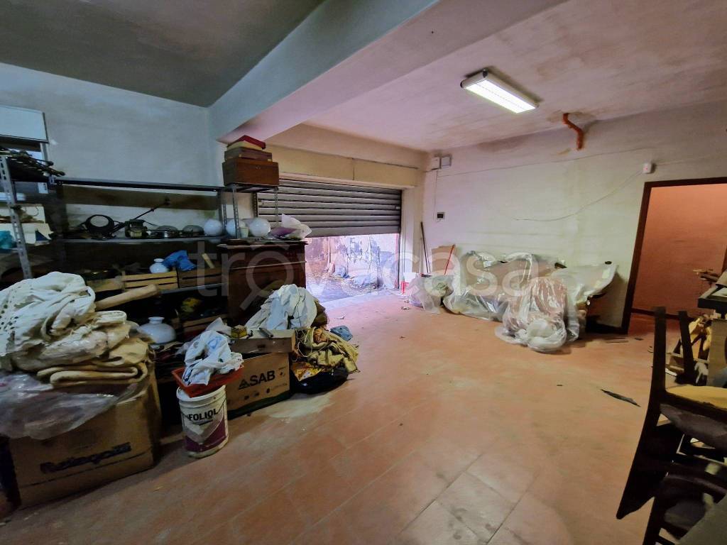 Magazzino in vendita a Fiumefreddo di Sicilia via Diana, 137