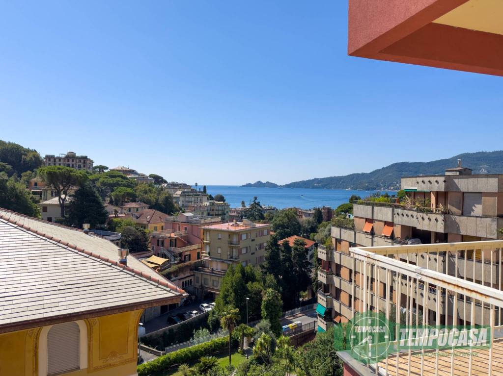 Appartamento in vendita a Rapallo via Privata Montuoro