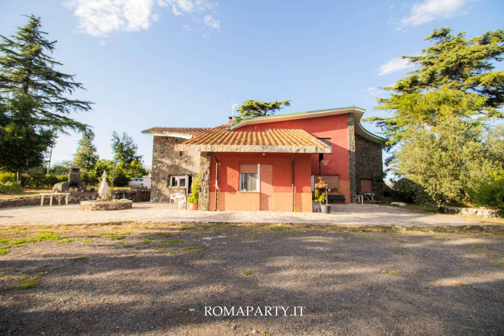 Villa in vendita a Roma via Lanfranco di Pavia