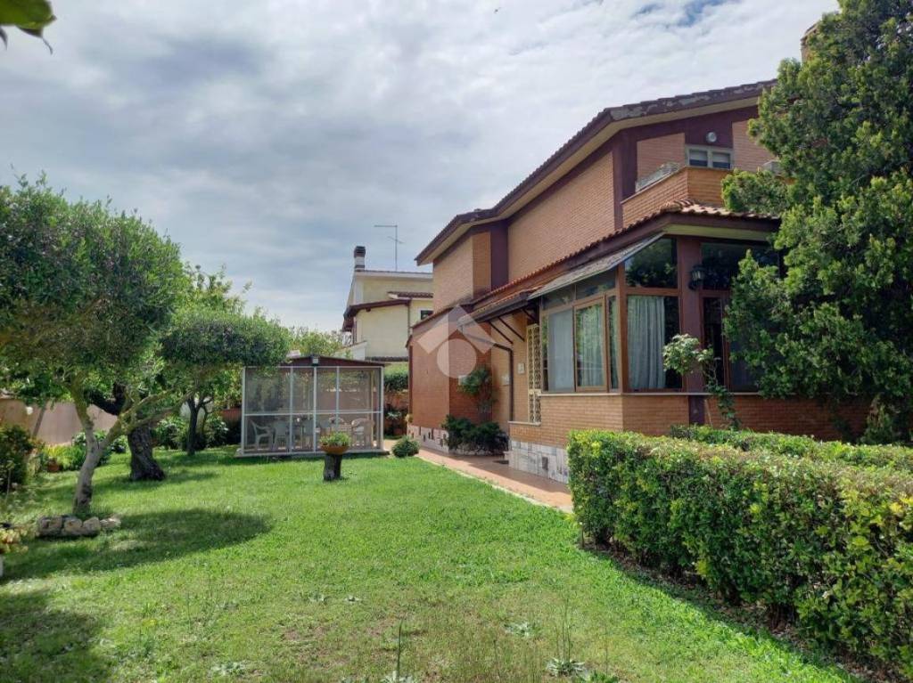 Villa Bifamiliare in vendita ad Ardea via Padova, 23