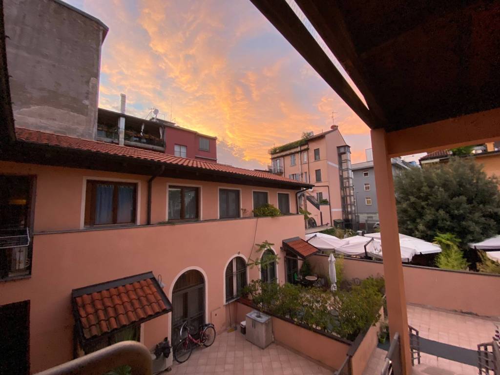 Appartamento in vendita a Milano via Ampola, 2