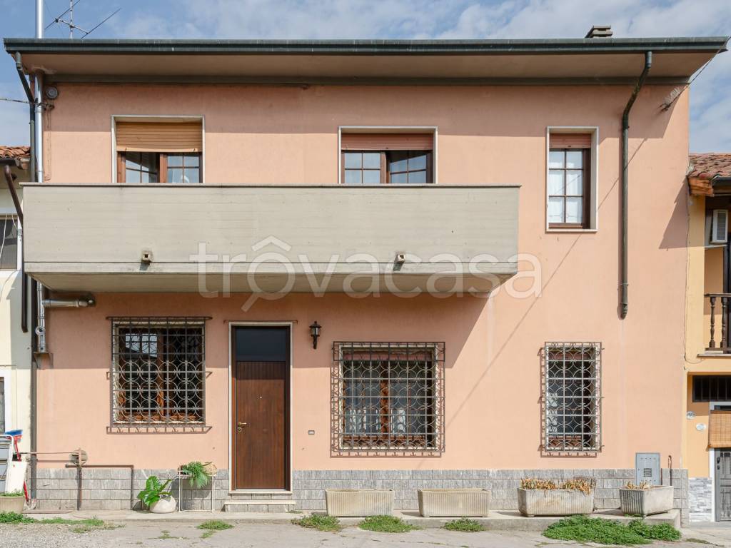 Appartamento in vendita a Livraga via Giovanni Vittadini, 16